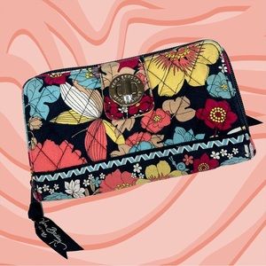 Vera Bradley Large Floral Women’s Turnlock Wallet